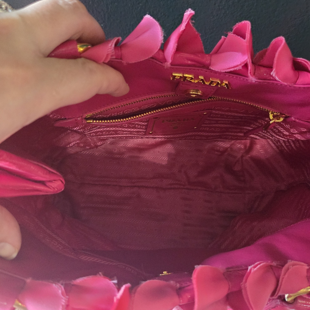 Prada Pink Ruffled Women's Bag - Picture 4 of 4